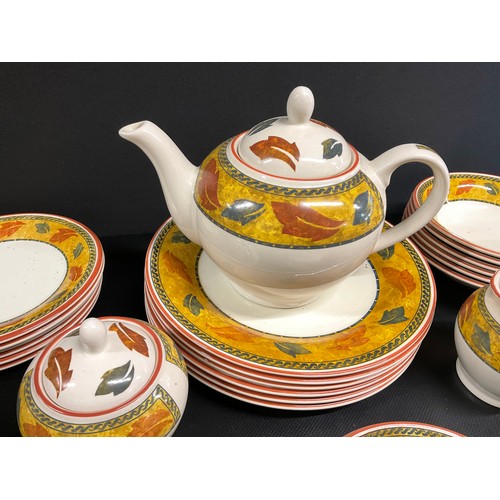 44 - MODERN STAFFORDSHIRE DINNER AND TEA SERVICE (SAVANNAH PATTERN) 35 PIECES
