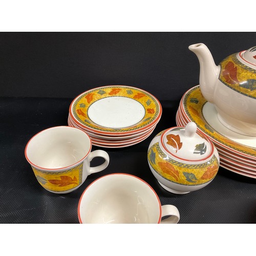 44 - MODERN STAFFORDSHIRE DINNER AND TEA SERVICE (SAVANNAH PATTERN) 35 PIECES