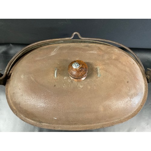50 - LARGE VINTAGE COOKING PAN WITH COVER L20