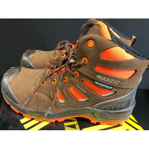 55 - BUCKZVIZ SAFETY BOOTS SIZE 6 IN BOX