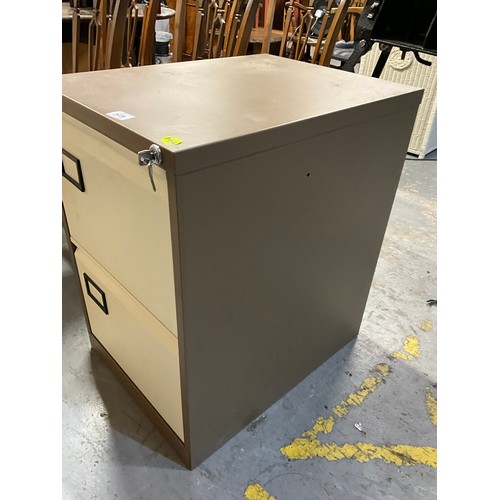 440 - 2 DRAWER METAL FILING CABINET WITH KEY
