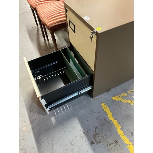 440 - 2 DRAWER METAL FILING CABINET WITH KEY