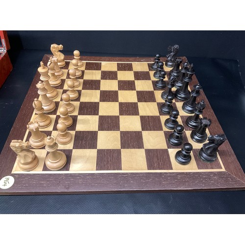 182 - MODERN CHESS SET