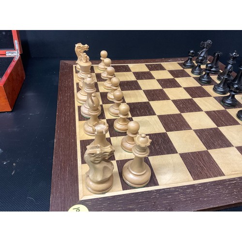 182 - MODERN CHESS SET
