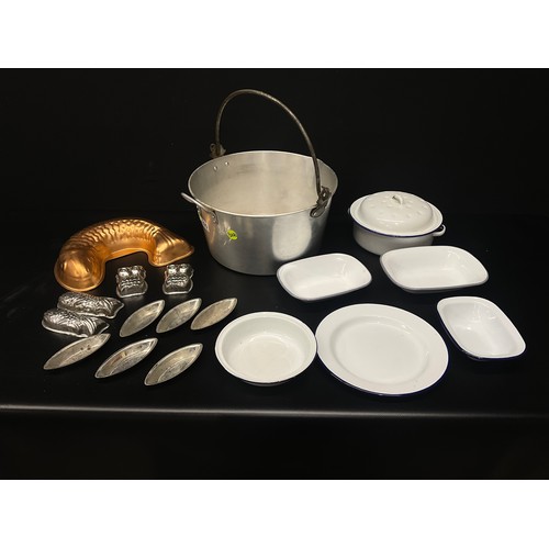 200 - LARGE JAM PAN ENAMEL DISHES ETC