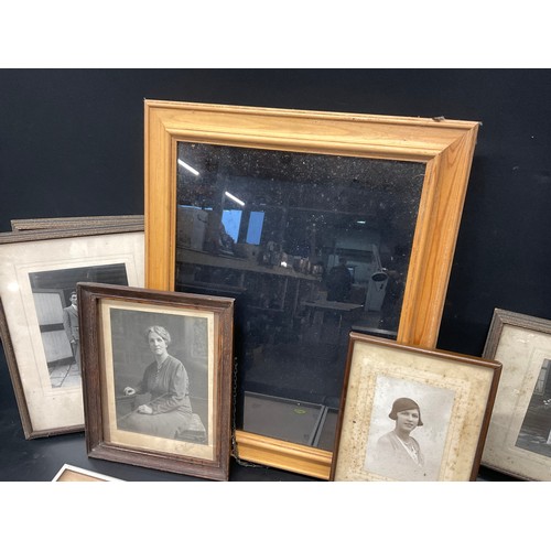 204 - QTY OF PICTURE FRAMES