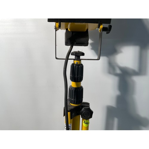 222 - ELECTRIC WORK LIGHT ON STAND