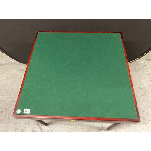 MODERN FOLDING CARD TABLE WITH GREEN BAIZE TOP H30