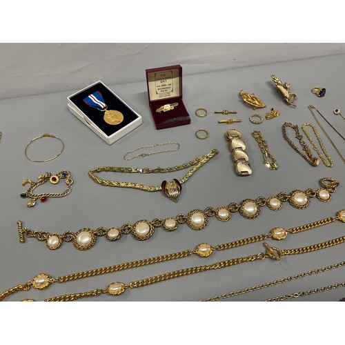 96 - QTY OF COSTUME JEWELLERY - NECLACES BRACELETS ETC