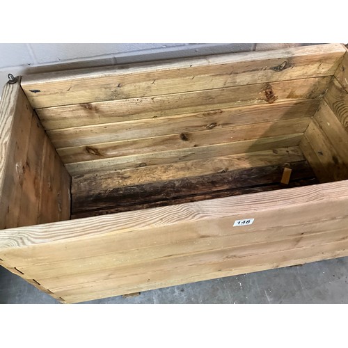 148 - LARGE PINE GARDEN PLANTER H19