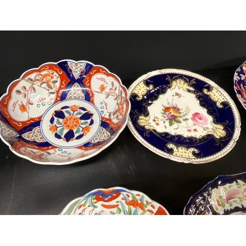 180 - BOX OF CHINA - IMARI BOWLS ETC