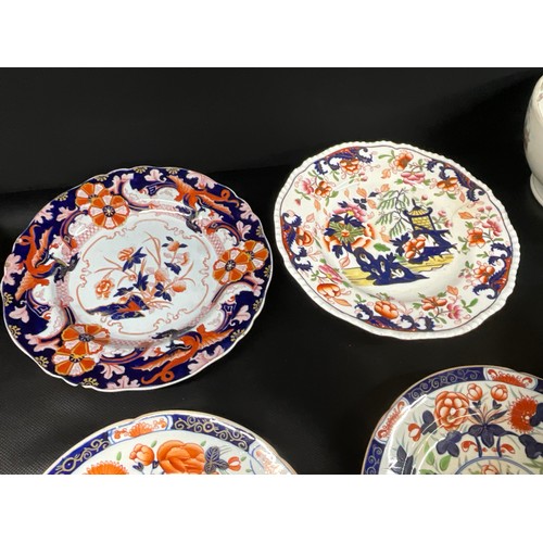 180 - BOX OF CHINA - IMARI BOWLS ETC