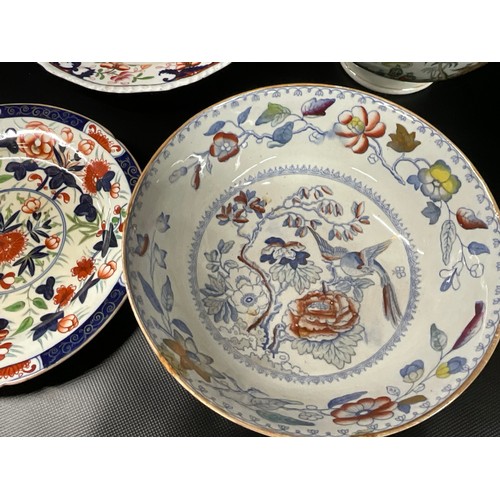 180 - BOX OF CHINA - IMARI BOWLS ETC