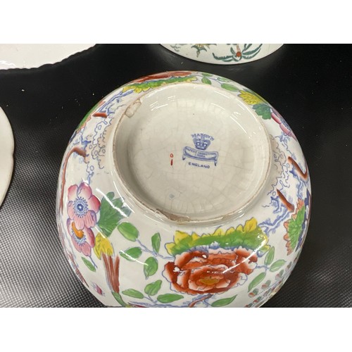 180 - BOX OF CHINA - IMARI BOWLS ETC