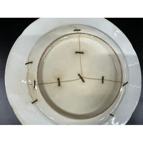 180 - BOX OF CHINA - IMARI BOWLS ETC