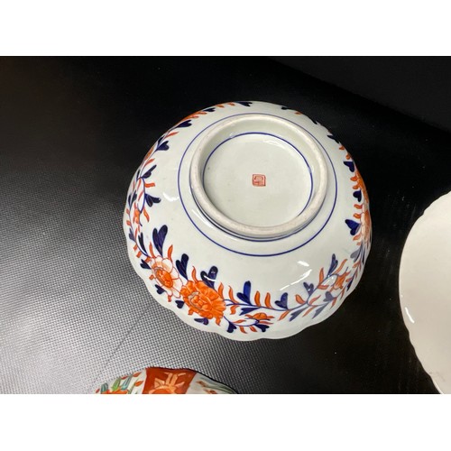 180 - BOX OF CHINA - IMARI BOWLS ETC