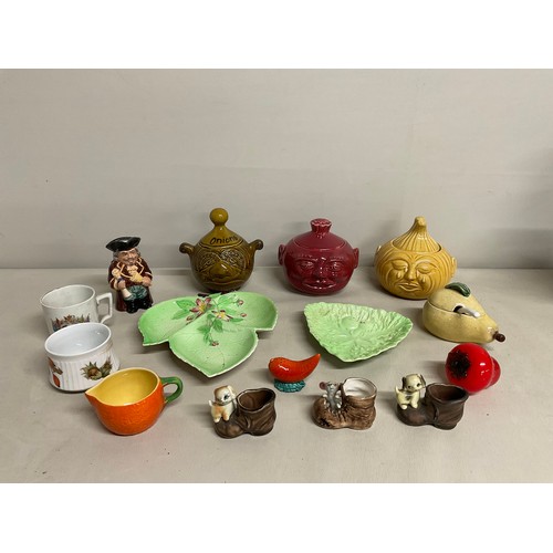 7 - BOX OF COLLECTABLE CHINA TO INCLUDE CARLTON WARE, PRESEVE POTS ETC