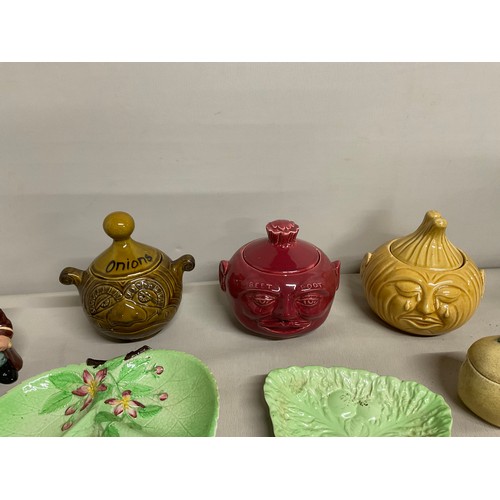 7 - BOX OF COLLECTABLE CHINA TO INCLUDE CARLTON WARE, PRESEVE POTS ETC
