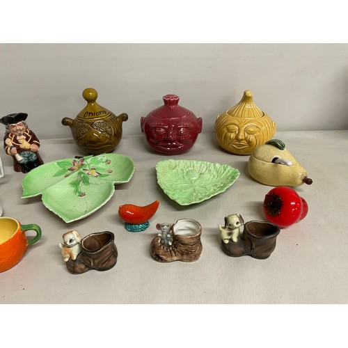 7 - BOX OF COLLECTABLE CHINA TO INCLUDE CARLTON WARE, PRESEVE POTS ETC