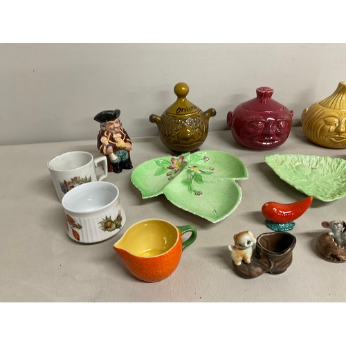 7 - BOX OF COLLECTABLE CHINA TO INCLUDE CARLTON WARE, PRESEVE POTS ETC