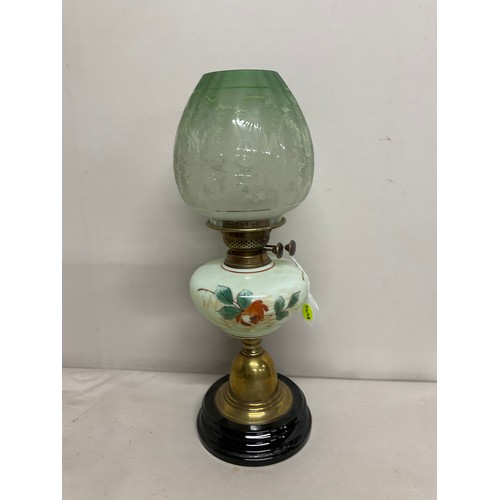 8 - VICTORIAN OIL LAMP WITH BRASS PEDASTEL COLOURED GLASS BOWL DECORTED WITH FLOWERS AND A GREEN ETCHED ... 