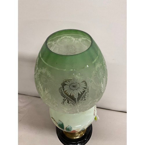 8 - VICTORIAN OIL LAMP WITH BRASS PEDASTEL COLOURED GLASS BOWL DECORTED WITH FLOWERS AND A GREEN ETCHED ... 