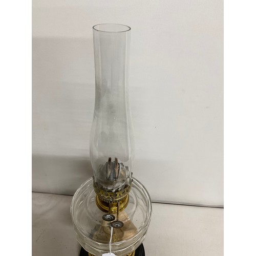 10 - VICTORIAN OIL LAMP WITH BRASS PEDISTAL BASE CLEAR GLASS BOWL COMPLETE WITH CHIMNEY - HIGHT 22
