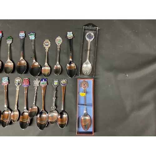 47 - COLLECTION OF COMMERATIVE SPOONS