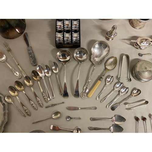 11 - CRATE OF SILVER PLATED ITEMS TO INCLUDE CRUETS, SERVIETTE  RINGS, COFFEE POTS ETC