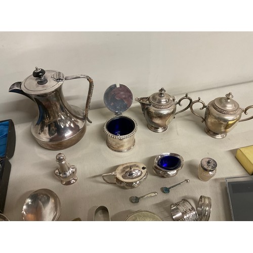 11 - CRATE OF SILVER PLATED ITEMS TO INCLUDE CRUETS, SERVIETTE  RINGS, COFFEE POTS ETC