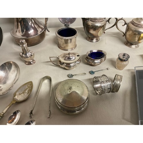 11 - CRATE OF SILVER PLATED ITEMS TO INCLUDE CRUETS, SERVIETTE  RINGS, COFFEE POTS ETC