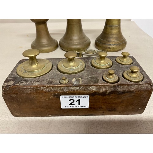 21 - 3 VINTAGE BRASS BELL WEIGHTS ALONG WITH POSTAGE BRASS WIEGHTS IN HOLDER NOT COMPLETE + SET OF BRASS ... 
