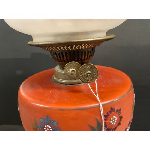 30 - VICTORIAN BRASS CORINTHIAN COLUMN OIL LAMP WITH COLOURED GLASS BOWL (FLOWER DECORATION) COMPLETE WIT... 