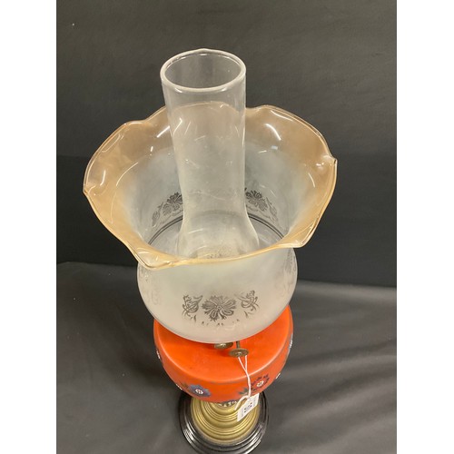 30 - VICTORIAN BRASS CORINTHIAN COLUMN OIL LAMP WITH COLOURED GLASS BOWL (FLOWER DECORATION) COMPLETE WIT... 