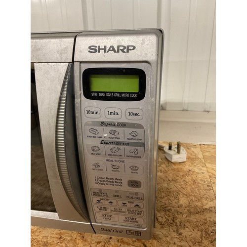 37 - SHARP DUAL GRILL 800W MICROWAVE