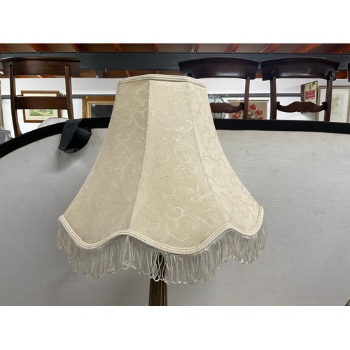 39 - BRASS DECORATIVE CORINTHIAN COLUMN TABLE LAMP WITH SHADE 30.5