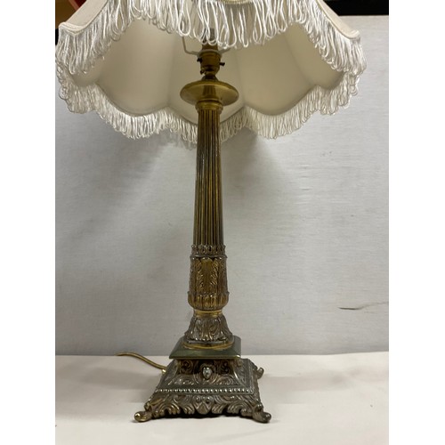39 - BRASS DECORATIVE CORINTHIAN COLUMN TABLE LAMP WITH SHADE 30.5