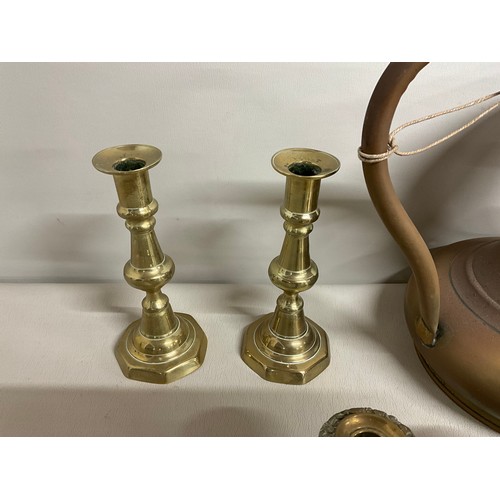7 - BOX OF VINTAGE COPPER & BRASS ITEMS -CANDLESTICKS WATERING CAN ETC