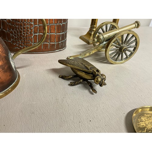 7 - BOX OF VINTAGE COPPER & BRASS ITEMS -CANDLESTICKS WATERING CAN ETC