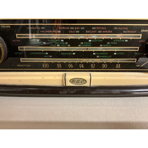 8 - VINTAGE GEC BAKLITE RADIO MODEL BC5645