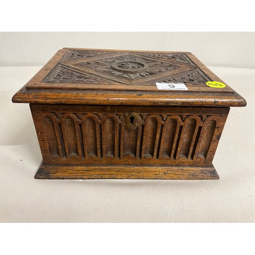 9 - CARVED OAK BOX WITH LIFTING LID H6