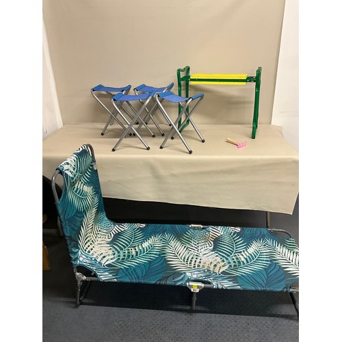 14 - FOLDING SUN LOUNGER GARDENING KNEELING PAD ETC