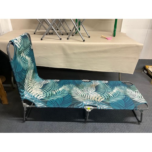 14 - FOLDING SUN LOUNGER GARDENING KNEELING PAD ETC