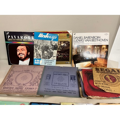 32 - 5 VINTAGE RECORD CASES AND QTY OF RECORDS