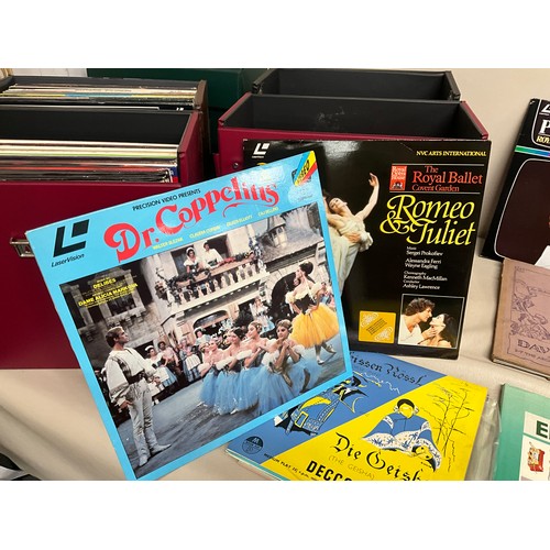 32 - 5 VINTAGE RECORD CASES AND QTY OF RECORDS