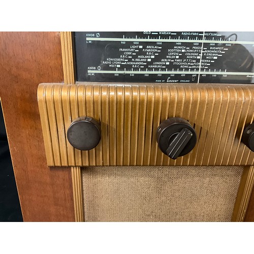 35 - COSSER VINTAGE MODEL 456AC RADIO IN WALNUT VENEERED CASE H19