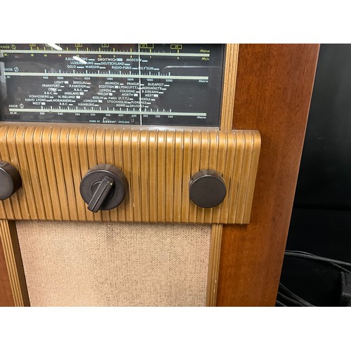 35 - COSSER VINTAGE MODEL 456AC RADIO IN WALNUT VENEERED CASE H19