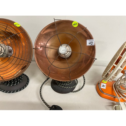 40 - RETRO PIFCO ELECTRIC TABLE FAN AND PAIR OF VINTAGE MARSTAND AND BATESON LTD COPPER HEAT LAMPS