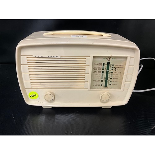 43 - VINTAGE WHITE BAKELITE PILOT RADIO MODEL - THE LITTLE MAESTRO H8