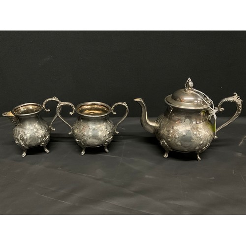 59 - EDWARDIAN SILVER PLATED BACHELORS TEA SET